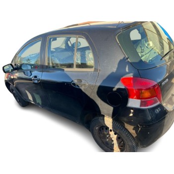 RICAMBI AUTO - TOYOTA YARIS - 1,0 BENZINA -51KW - 69CV -  ANNO 2010 - CODICE MOTORE 1KR FE - COLORE NERO .